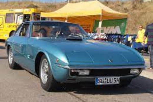 Lamborghini Islero (2)